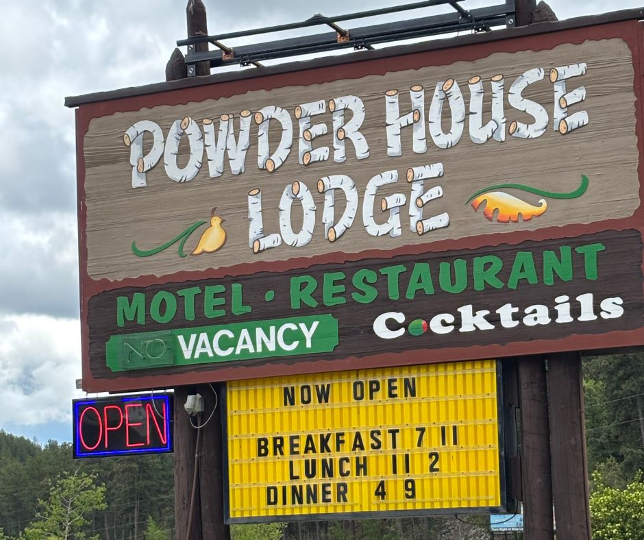 Powder House Lodge Black Hills